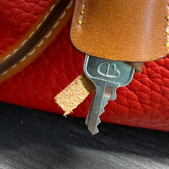 RARE Red Vintage Dooney & Bourke All Weather Leather Gladstone Bag - Picture 6 of 11